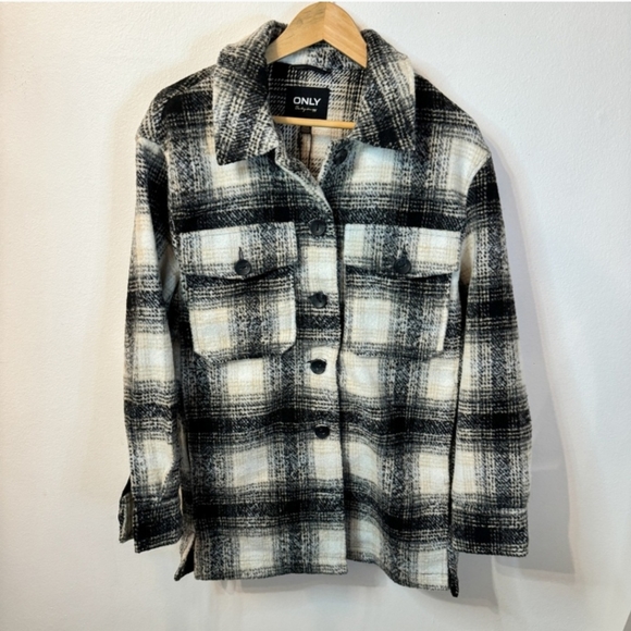 NWT Only Shacket checkered/ plaid - Picture 1 of 5